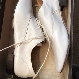 NWT. LADIES CORSO COMO WHITE SHOES SZ71/2
